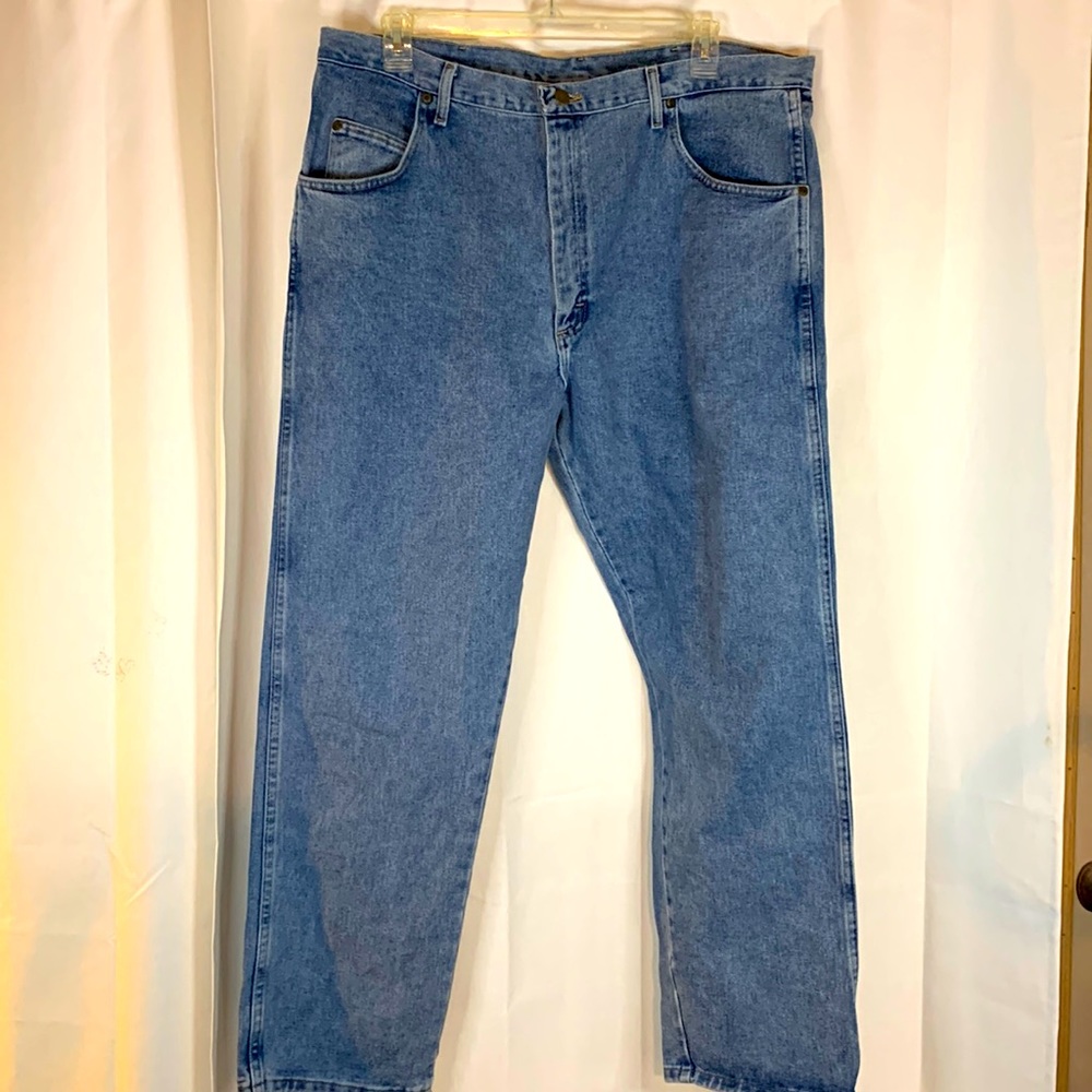 Nwt Wrangler 42 X 32 Relaxed Jeans